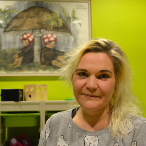 Familjearbetarna vill ge tid till barnfamiljerna, säger Tanja Granqvist. Familjearbetare Tanja Granqvist i Borgå.
