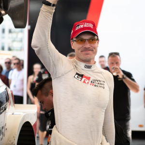 Jari-Matti Latvala tog en etappseger i Finlands VM-rally. Jari-Matti Latvala tog etappseger i Jyväskylä.