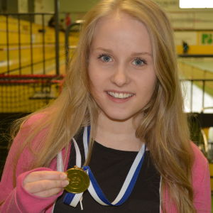 Linda Törnqvist vann SM-guld med PSS flickor 2013. Försvararen Linda Törnqvist från PSS.