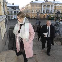 Katri Kulmuni och Antti Kurvinen från Centerns ledning anländer till Statsrådborgen 3.12.2019. 
