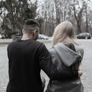 Vilka är några av de psykologiska effekterna av dating missbruk