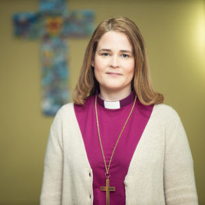 Piispa Mari Leppänen.