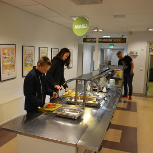 Matsalen i Cygnaeus skola i Åbo den 6.5.2022 under pågående lärarstrejk.