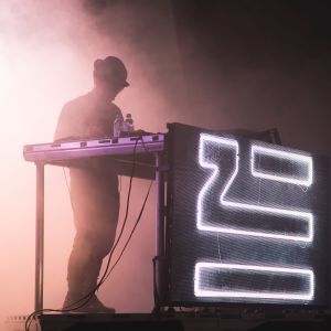 Zhu