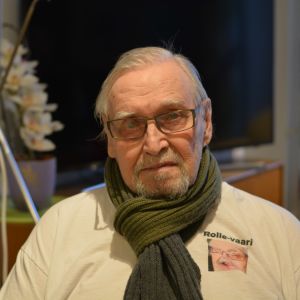Rolf Törnroos i sin bostad i äldreboendet Karinaranta i Åbo
