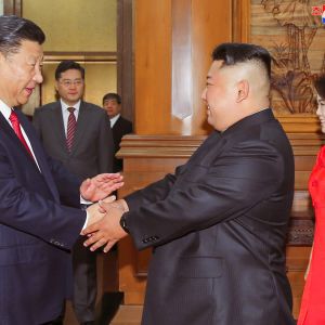 Xi Jinping och Kim Jong-Un har träffats fyra gånger tidigare, men alltid i Kina. Nu blir Xi den första kinesiska ledare på 14 år som besöker Pyongyang