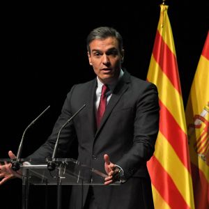 Pedro Sanchez håller ett tal i Barcelona 21.6.2021