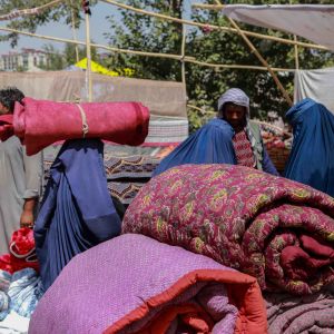 Begagnade prylar till salu i Afghanistan då landets ekonomi har kollapsat.