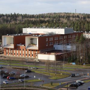 Kouvolan Ratamon sairaalan rakennus  ja työmaa-alue.