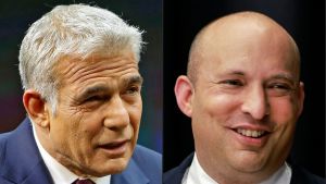 Yair Lapid och Naftali Bennett har arbetat intensivt för att få ihop en regering. Yair Lapid, Naftali Bennett och Benjamin Netanyahu