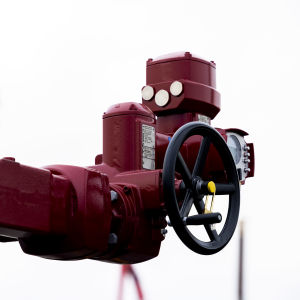 Inkoon satama-alueelle rakennetaan Gasgridin johdolla nesteytettyä maakaasua sisältävän kelluvan LNG-terminaalilaivan satamarakenteita. 