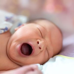 nyfödd baby