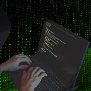 hackares händer vid dator