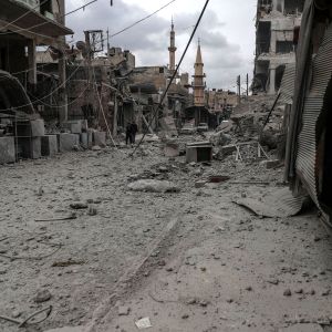 400 000 instängda civila i Ghouta hoppas på snabb hjälp häjlp från omvärlden. Läget är värst i staden Douma, som ligger nära frontlinjen 