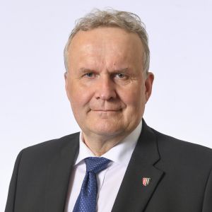 Kansanedustaja Hannu Hoskonen, Suomen Keskusta.