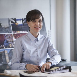 Katja (Petra Mede)