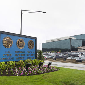 Utanför NSA:s högkvarter i USA.