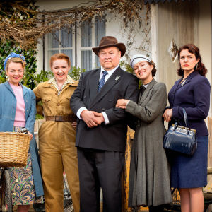 Rose (Katie Redford), Daisy (Katherine Pearce), Daddy (Mark Addy), Hyacinth (Kerry Howard), Violet (Tamla Kari)