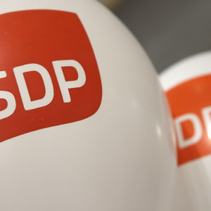 Bild på kampanjballonger med SDP motiv