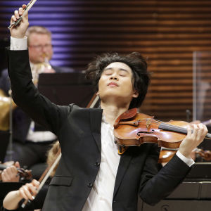 Vuoden 2022 Sibelius-viulukilpailun finalisti Inmo Yang soittaa orkesterifinaaleissa 27.5.2022.