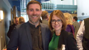 Tidigare respektive nuvarande nyhetsuppläsarna Jesper Brandt och Anna Bäck. anna bäck och Jesper Brandt.