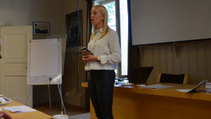 Riksdagsledamot Sandra Bergqvist tyckte det var bra att skärgårdsstrategin skrivits av ortsborna själva. Sandra Bergqvist pratar.