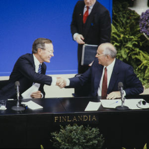 Helsinki Summit. Neuvostoliiton presidentti Mihail Gorbatshovin ja Yhdysvaltain presidentti George Bushin tapaaminen Helsingissä 