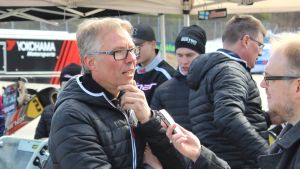 Järvilehtos kommentarer var eftertraktade under mediedagen i Ahvenisto. Jyrki Järvilehto inför FM-serien i karting 2017.