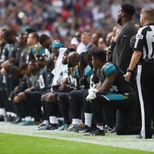 Jacksonville Jaguars spelare knäböjde i London. Jacksonville Jaguars, NFL.