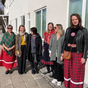 Säi’mm-ryhmän jäsenet Venke Törmänen, Tuuli Malla, Mirva Tapaninen, Maria Kemi Rein, Maria Nordvall ja Mari Gauriloff.