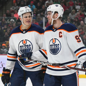 Jesse Puljujärvi har inte tagit vara på chansen då han sporadiskt fått visa upp sig till höger om storstjärnan Connor McDavid. Jesse Puljujärvi har inte tagit vara på chansen då han sporadiskt fått visa upp sig till höger om storstjärnan Connor McDavid.