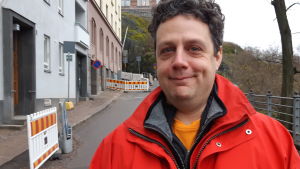 Alvaro Corredor har delat ut tidningar sedan i somras. Porträttbild av Alvaro Corredor.