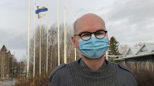 Heikki Kaukoranta säger att Vasa stad och centralsjukhus ska diskutera behovet av och möjligheterna till coronatester i Vasas hamn. Heikki Kaukoranta