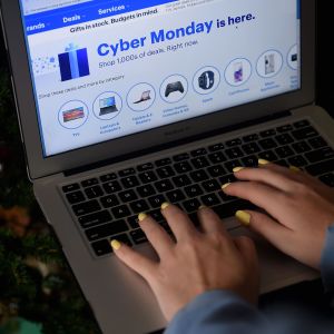 "Cyber Monday"-handel via dator