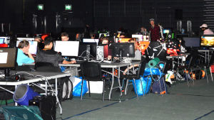 Felix Kaukiainen räknar med drygt 2 000 besökare under helgen. E-sports evenemang i Kuppis bollhall.