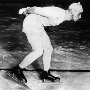 Thunberg föll för skridskosporten som 18-åring. Clas Thunberg skrinnar ca 1931.