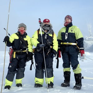Tre av forskarna som försöker att förstå vilken betydelse ny, tunnare och yngre havsis har i Arktis. Tre av forskarna som försöker att förstå vilken betydelse ny, tunnare och yngre havsis har i Arktis.
