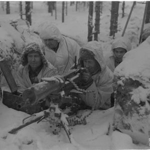 21.2.1940 KK-pesäke 100m ryssistä n. 5 km Lemetistä pohjoiseen Laatokan Karjalassa
