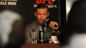 Conor McGregor, MMA-stjärna. Conor McGregor under en presskonferens.