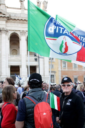 Mielenosoitus Italiassa.