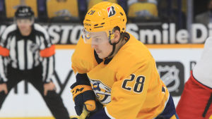 Eeli Tolvanen får beröm för sitt skott. Eeli Tolvanens saldo: 3+1=4 poäng på 12 matcher.