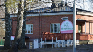 Köttkontrollen i Karis hör till de skyddade byggnaderna. Köttkontrollen i Karis.