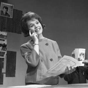 Ann-Christine Nyström laulaa Iskelmäkarusellissa 1962.