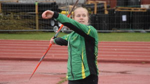 Emilia Karell har vunnit JFM-guld tre gånger. Emilia Karell kastar spjut.
