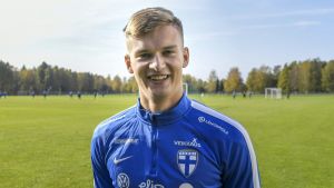 Marcus Forss var tillbaka i landslagströjan under U21-samlingen i oktober. Marcus Forss i landslagströjan.