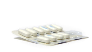 Många kvinnor äter värktabletter när de har mens. Kvinnor med myom har inte alltid hård mensvärk, men desto rikligare blödningar. Paracetamol- och offeintabletter.
