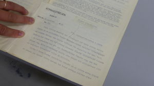 Arkitekt Hilding Ekelunds förslag om köp av staty behandlades först av köpingsstyrelsen. ett gammalt dokument från 1952 som riktar sig till Karis köpingsstyrelse.