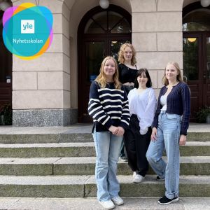 Jessica Hermanson, Moa Höstman, Ronja Lindedahl och Fanny Lehtonen. Tvåor i Vasa övningsskolas gymnasium.