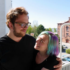 Anton Plogman och Ann-Sofie Finne på balkong