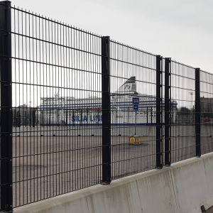 Avgångar kommer inte att dras in och fartyg kommer inte att sättas i karantän, eftersom överfarterna är korta och sjuka sätts i land, för att få vård. Tallink Siljas fartyg ligger i hamn bakom stängsel